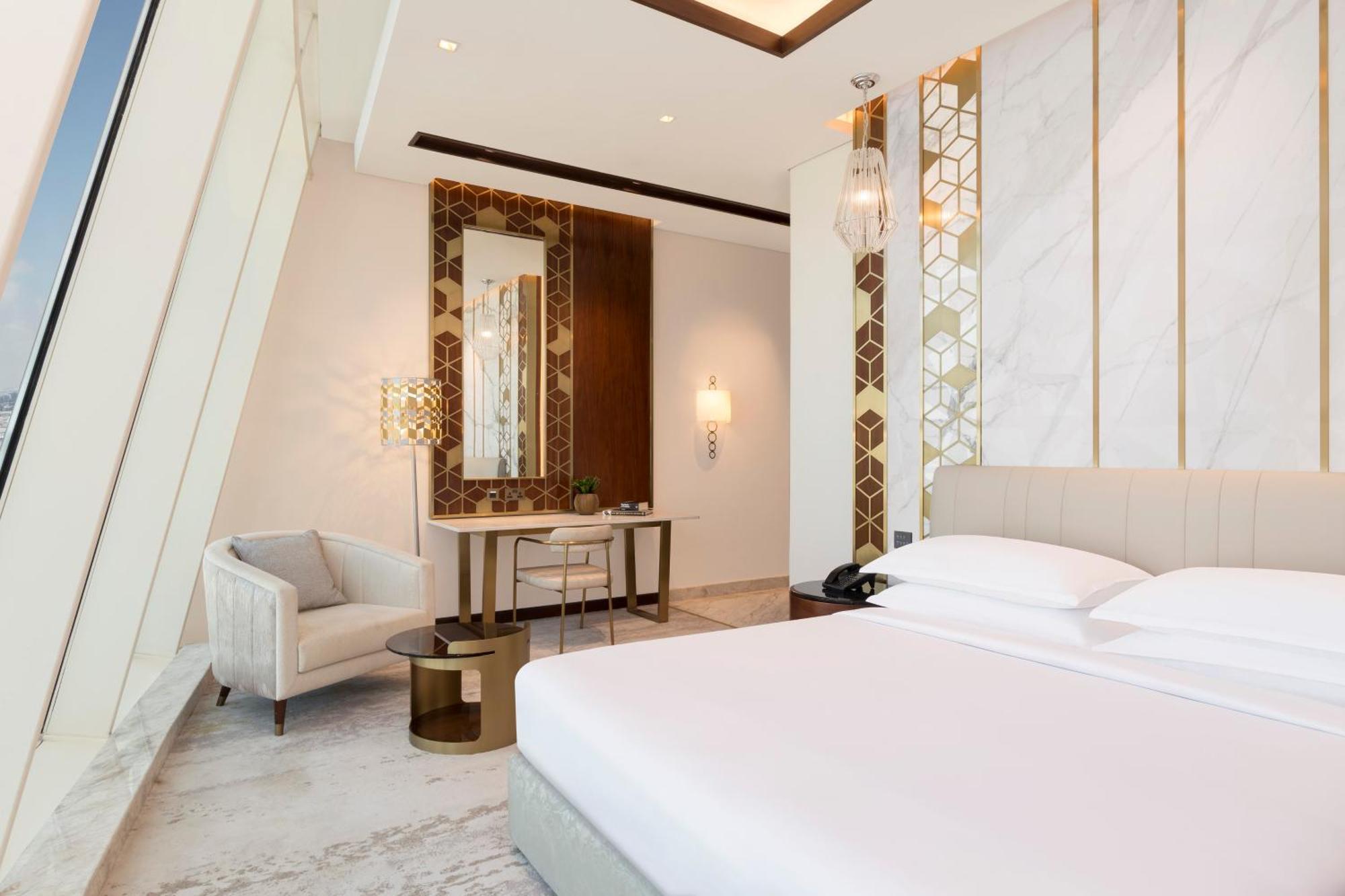 Velero Hotel Doha Lusail Exterior photo A guest room at the hotel