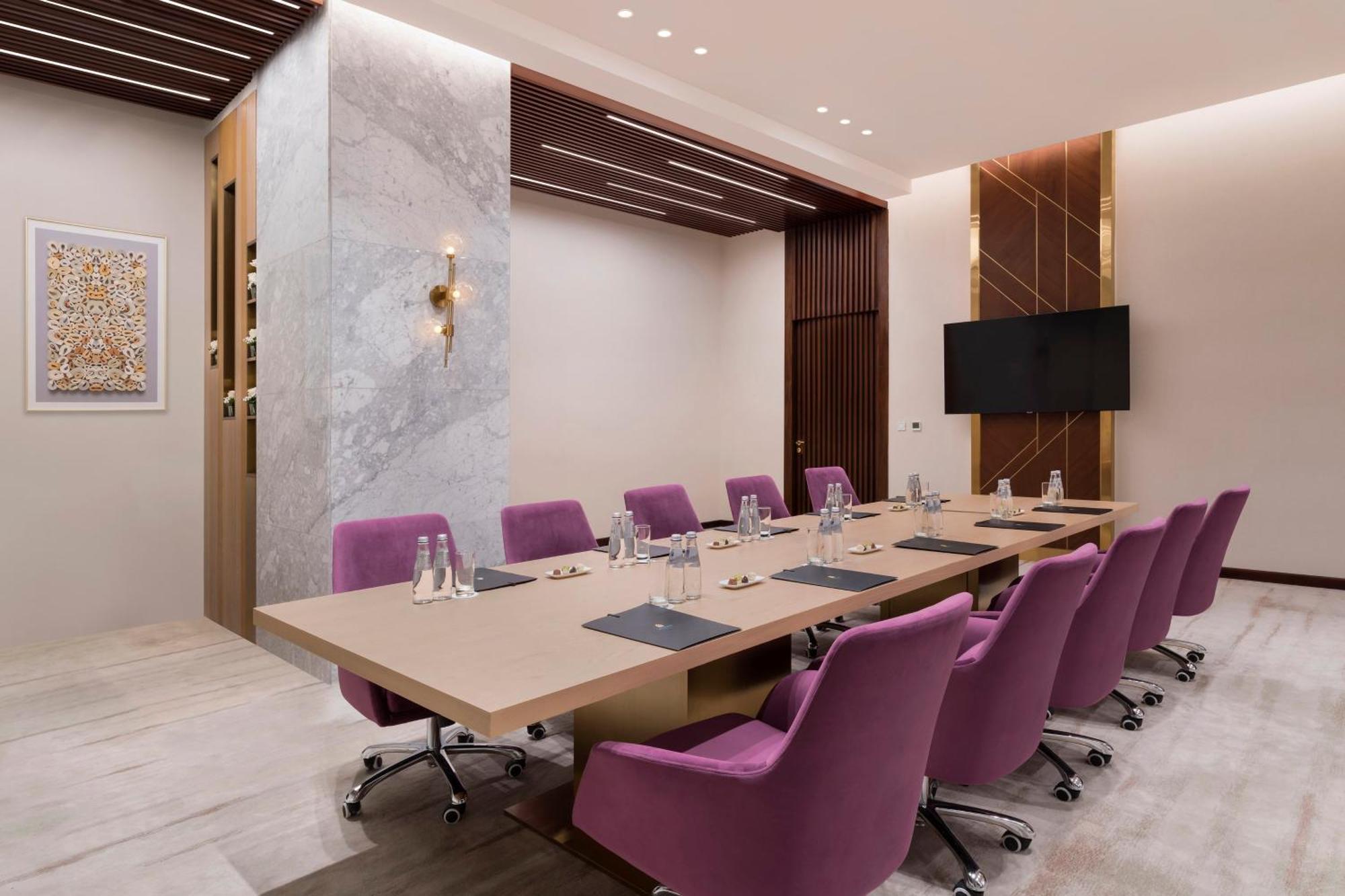 Velero Hotel Doha Lusail Exterior photo Boardroom